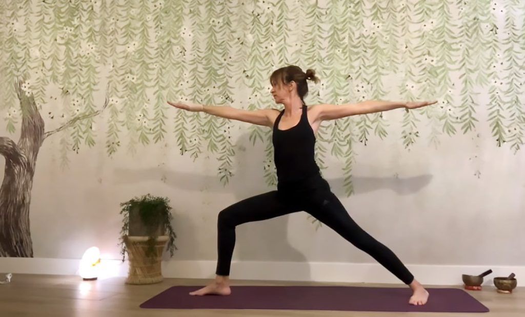 Surya Namascar (saludos al sol) con variantes